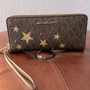 Michael Kors zippy wallet
